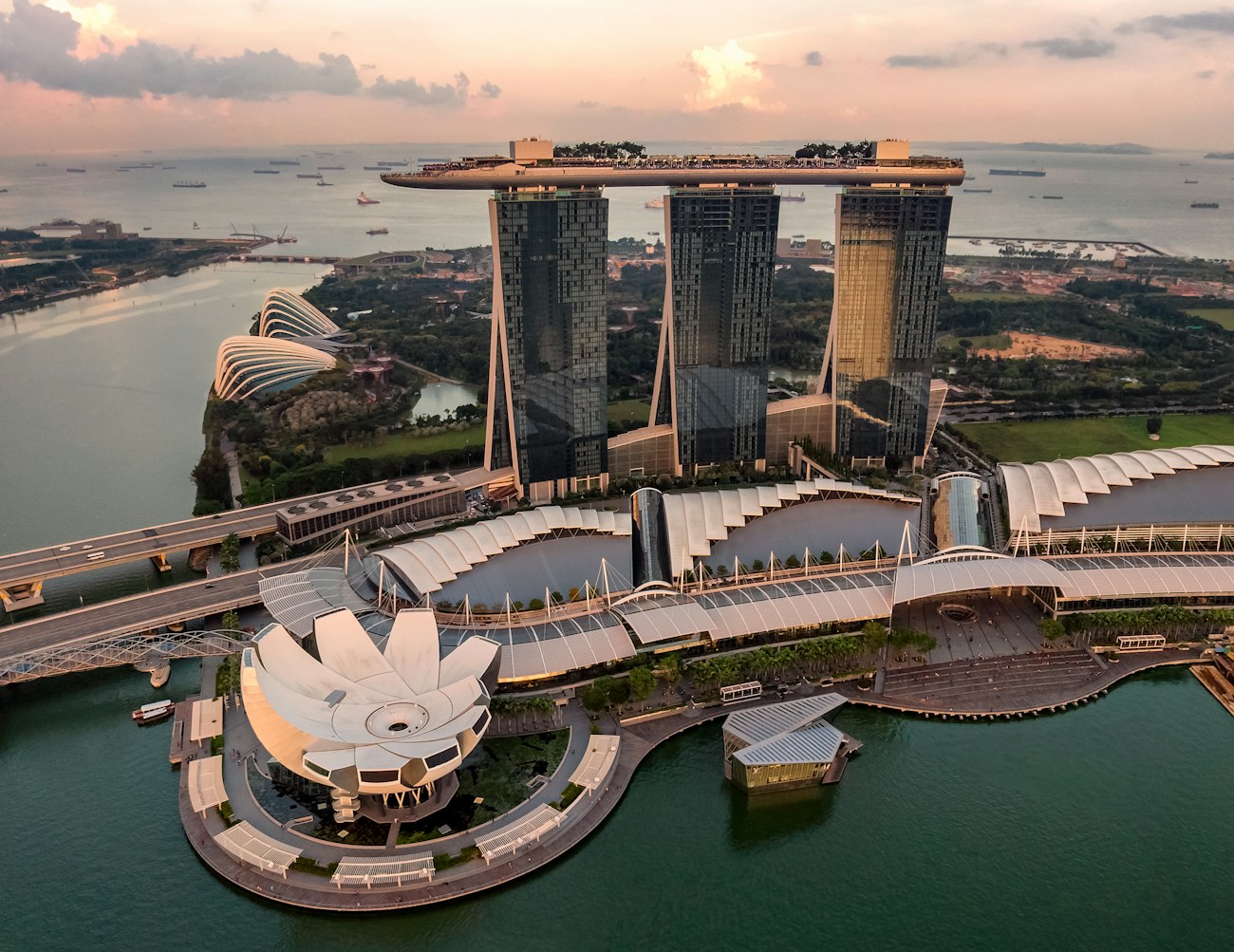 Singapore skyline and Marina Bay financial district